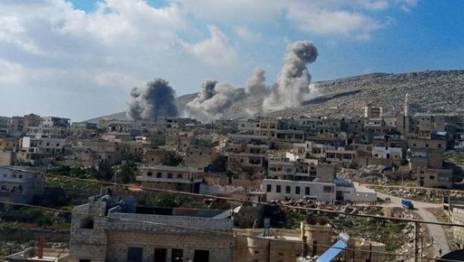 Esad rejimi ve Rus savaş uçakları Halep kırsalını vurdu