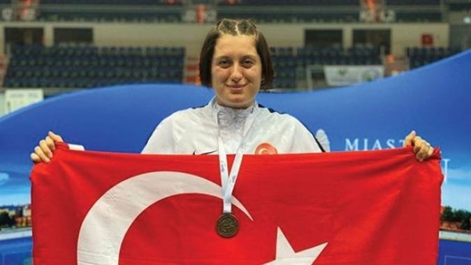 Fatma Damla Altın, pentatlonda altın madalya kazandı