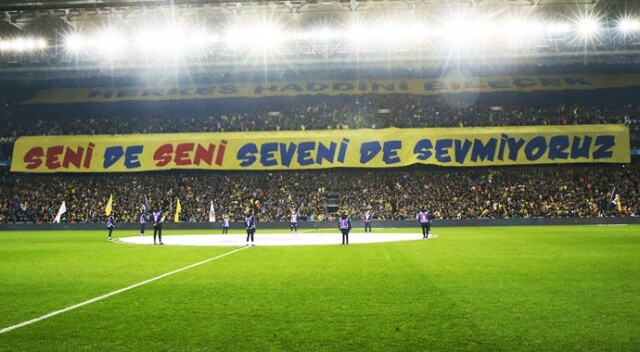 Fenerbahçe&#039;den Galatasaray&#039;a pankart cevabı