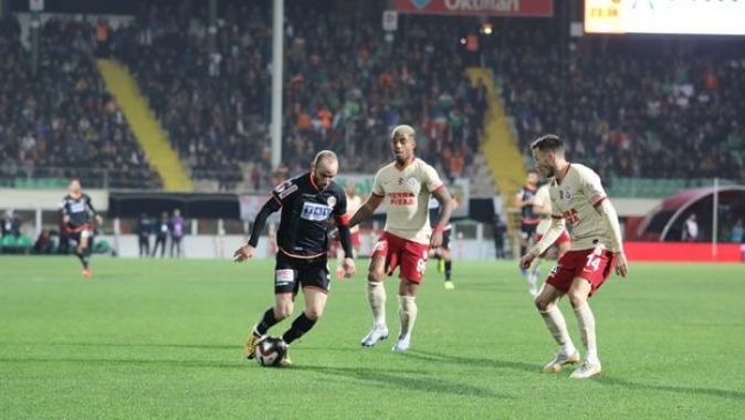 Galatasaray, kupada Alanyaspor&#039;a 2-0 mağlup oldu