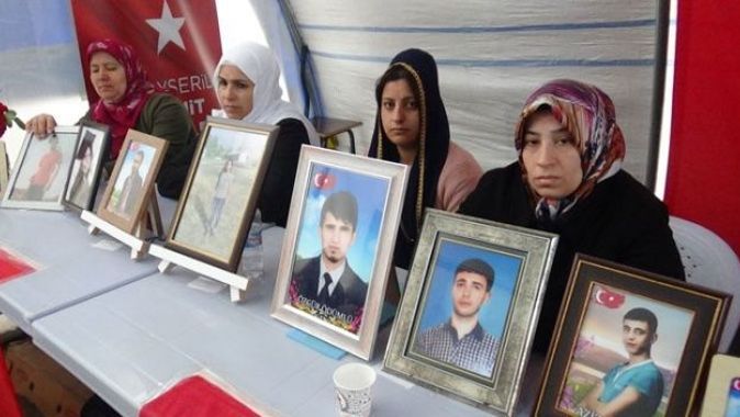 HDP önündeki ailelerin evlat nöbeti 166&#039;ncı gününde