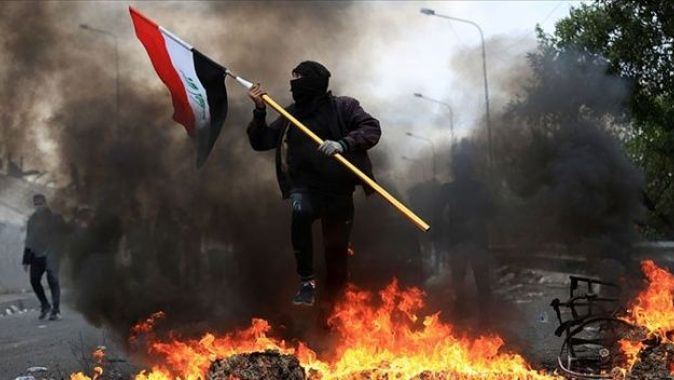 Irak&#039;ta Sadr destekçilerinin gösteri meydanlarından çekilmesiyle eylemler yeniden hız kazandı