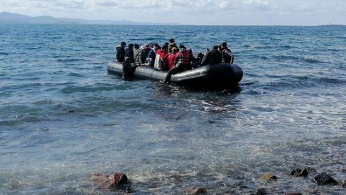 Kapılar açıldı, mülteciler Ayvacık&#039;tan botlarla Midilli Adası&#039;na geçmeye başladı