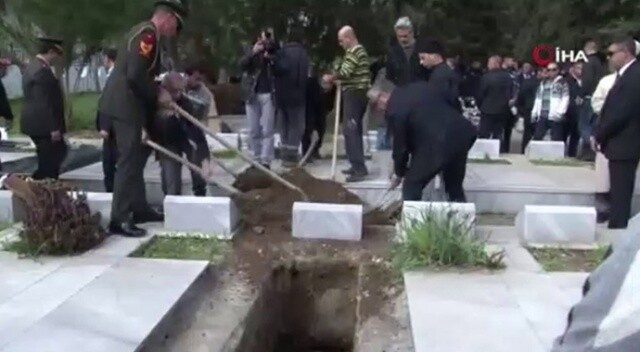 KKTC’deki şehitler 46 yıl sonra kendi mezarlarına defnedildi