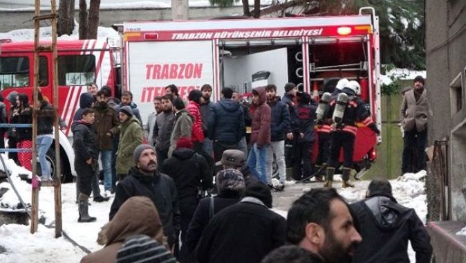 Trabzon’da elektrik trafosu patladı, mahalleli sokağa döküldü