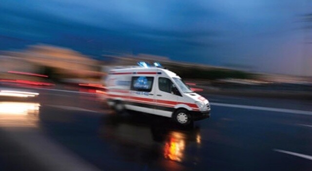 Yayalara yol vermek için duran araca ambulans çarptı: 6 yaralı