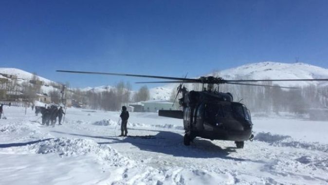 Yolların kapandığı Van’da hastalar helikopterle sevk ediliyor