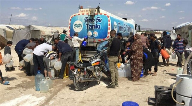 Afrin&#039;deki Suriyelilere haftalık 100 ton su yardımı