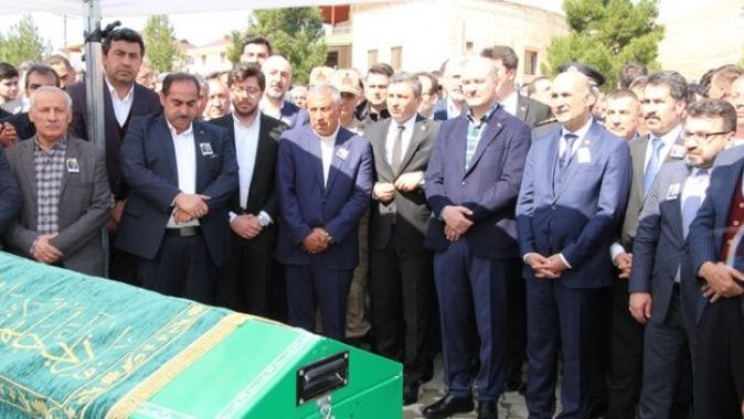 Bakan Soylu, Ferit Özdemir&#039;in cenazesine katıldı
