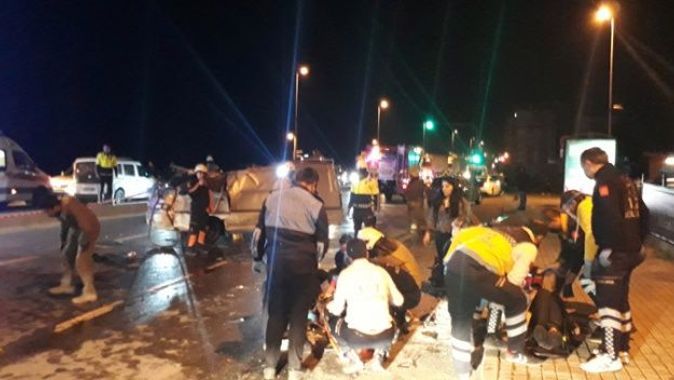 Fatih&#039;te iki araç çarpıştı: 1 ölü, 3 yaralı