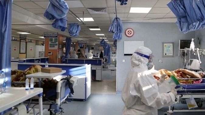 İran&#039;ın Kum kentinde 170 sağlık çalışanı koronavirüse yakalandı