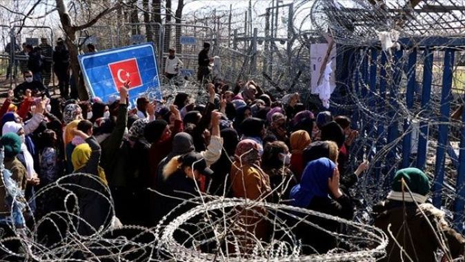 Kadın ve çocuk göçmenler Yunan sınır kapısının açılması için eylem yaptı