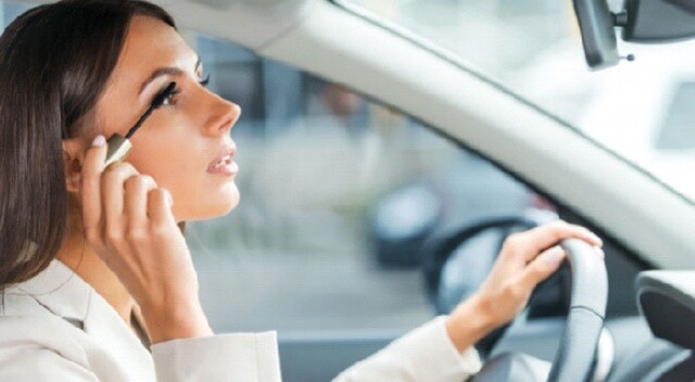 Kadınlar  trafikte temkinli