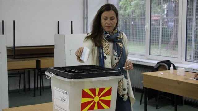 Kuzey Makedonya&#039;daki erken genel seçim Kovid-19 nedeniyle ertelendi