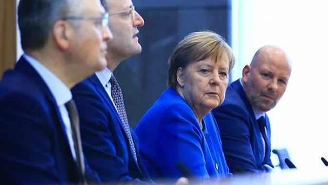 Merkel&#039;den koronavirüsle mücadelede dayanışma çağrısı