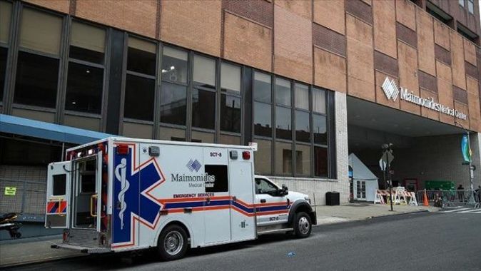 New York&#039;ta Kovid-19 nedeniyle hastaneye kaldırılanların sayısı, bir günde yüzde 40 arttı