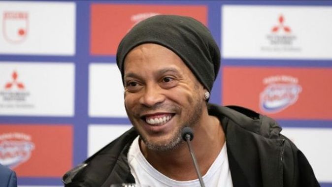 Paraguay&#039;da gözaltına alınan Ronaldinho tutuklanmayacak