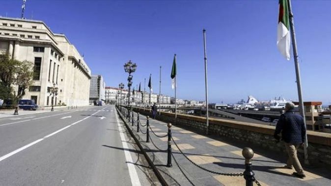 Cezayir’in tüm eyaletlerinde karantina uygulanacak