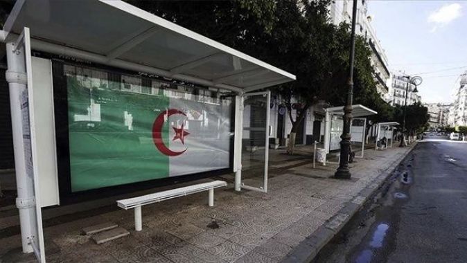 Cezayirliler koronavirüsün etkilerini mizahla aşmaya çalışıyor