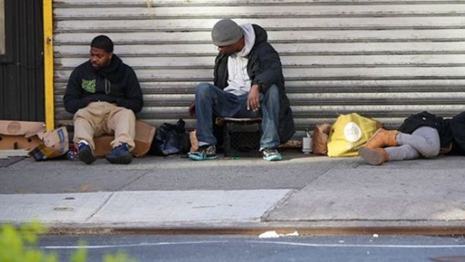 Covid-19 salgınının merkezi New York&#039;ta evsizler hala sokaklarda
