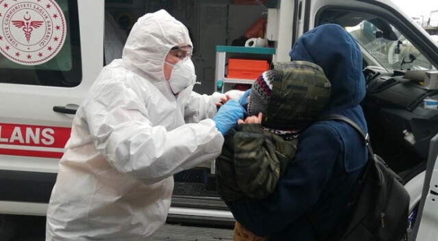 Hasta çocuklarıyla metrobüse geldiler, çağrılan ambulans ile hastaneye götürüldüler