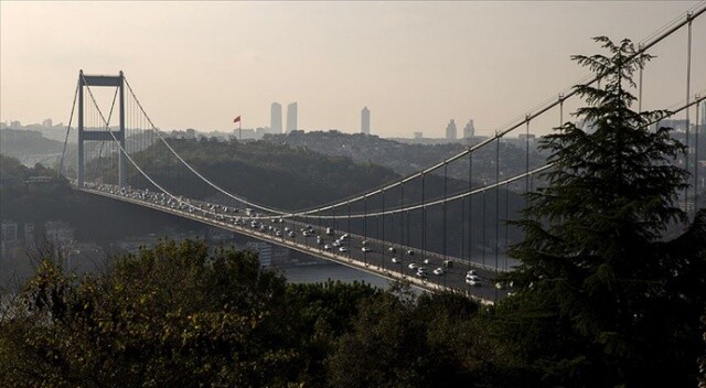 İstanbul&#039;un iki yakası arasındaki araç geçişi yüzde 52 azaldı