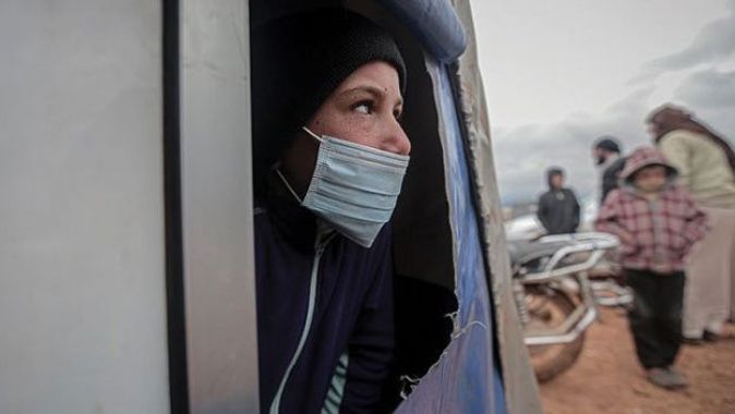 Koronavirüs salgınında Suriye&#039;deki kamplarda yaşayan sivillerin durumu endişe ediliyor