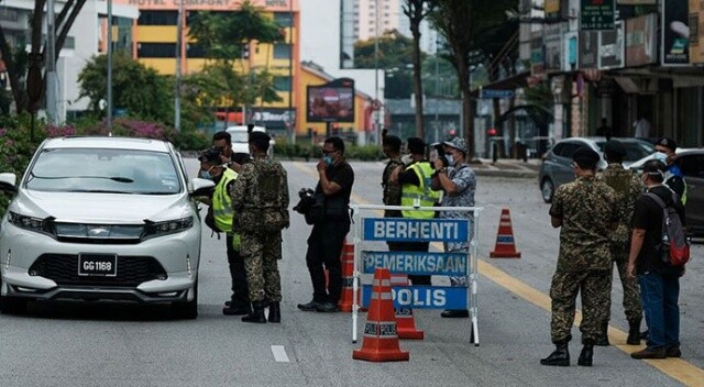Malezya&#039;da Covid-19 nedeniyle kısmi sokağa çıkma yasağı ikinci kez uzatıldı