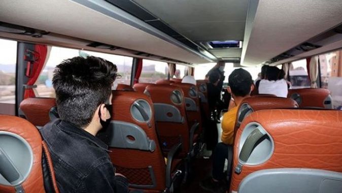 Sahte seyahat belgeleriyle otobüsle Van&#039;a gelen 22 kişi yakalandı
