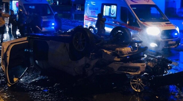 Tatvan&#039;da trafik kazası: 4 yaralı