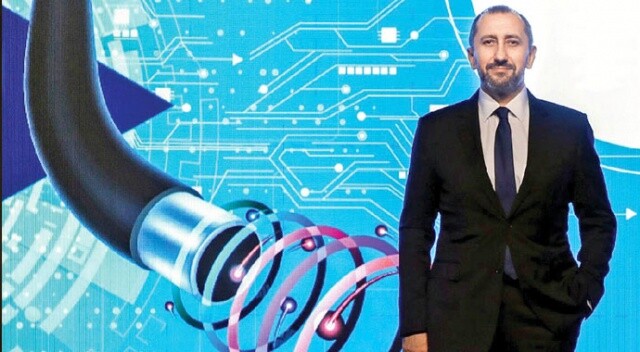 Türk Telekom CEO&#039;su Ümit Önal: Türkiye’nin altın yılı hayırlı uğurlu olsun