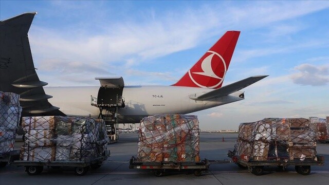 Türkiye&#039;nin Filistin için hazırladığı tıbbi malzeme uçakla gönderildi