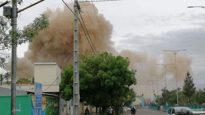 Afganistan’da bomba yüklü araçla saldırı: 5 ölü