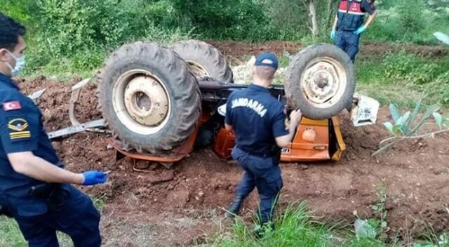 Çalışırken devrilen traktörün altında kalan çiftçi hayatını kaybetti
