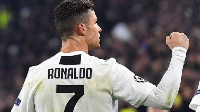 Cristiano Ronaldo adada mahsur kaldı