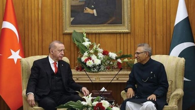 Cumhurbaşkanı Erdoğan, Pakistan Cumhurbaşkanı Arif Alvi ile telefonda görüştü