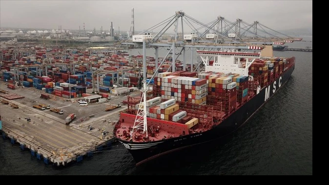 DP World Yarımca Limanı dev konteyner gemisini ağırladı