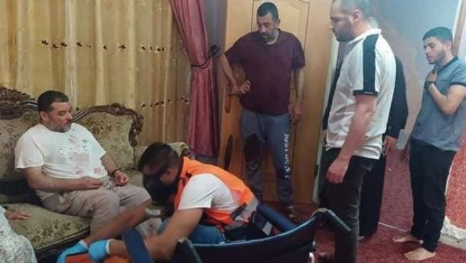İsrail askerlerinden Filistinli gazetecinin ailesine acımasız saldırı