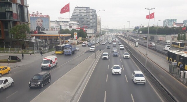 İstanbul&#039;da trafik yoğunluğu arttı