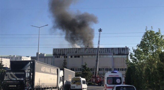Kocaeli’de bir tekstil fabrikasında yangın çıktı