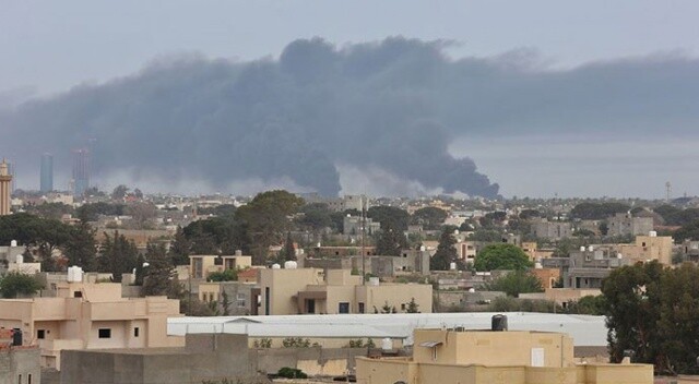 Libya&#039;da Hafter milisleri bayram sabahında başkenti bombaladı