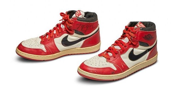 Michael Jordan&#039;ın imzalı ayakkabısı 560 bin dolara satıldı