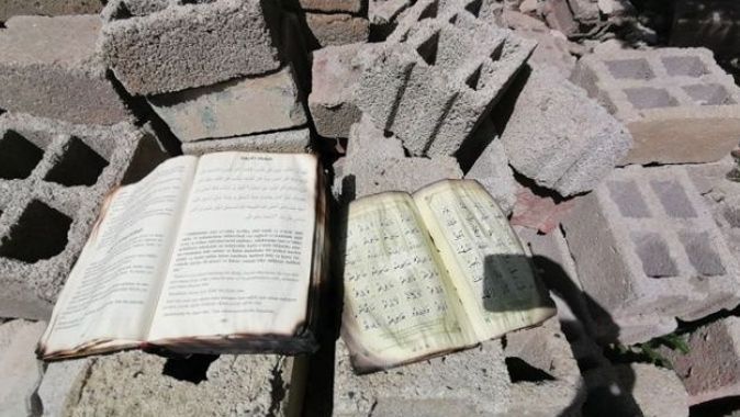 Van’da konteyner ev yandı, Kur’an-ı Kerim yanmadı