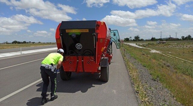 Aksaray’da motosiklet traktöre bağlı tarım makinesine çarptı: 1 ölü