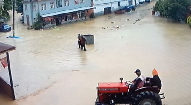 Bursa&#039;yı sel aldı, 350 yıllık köy sel sularına böyle teslim oldu