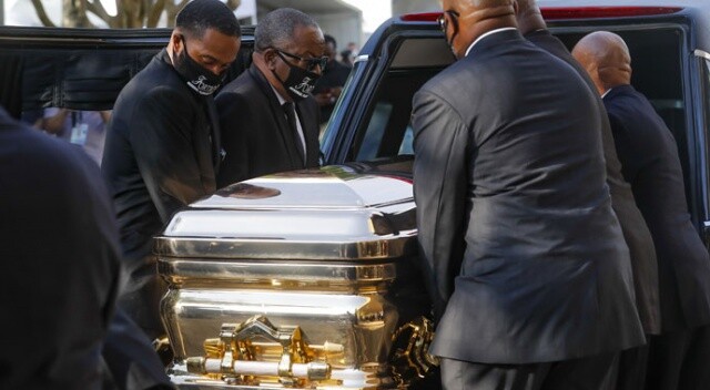 Floyd için son yolculuğuna uğurlanacağı Houstan’da cenaze töreni