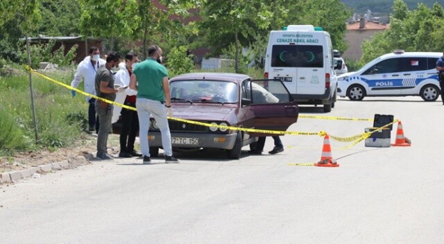 Isparta’da park halindeki araçta 1 kişi ölü olarak bulundu