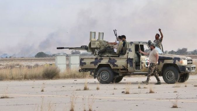 Libya ordusu Trablus Havalimanı&#039;nı kurtardı