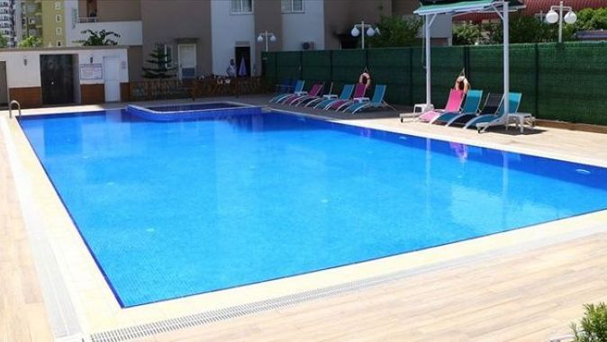 Sağlık Bakanlığından sitelerdeki yüzme havuzları için Covid-19 tedbirleri