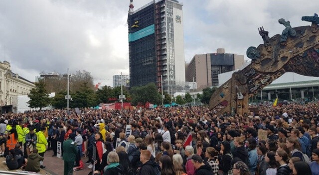 Yeni Zelanda&#039;da binlerce kişi ırkçılığa karşı yürüdü: Eşitliği şimdi görmek istiyoruz